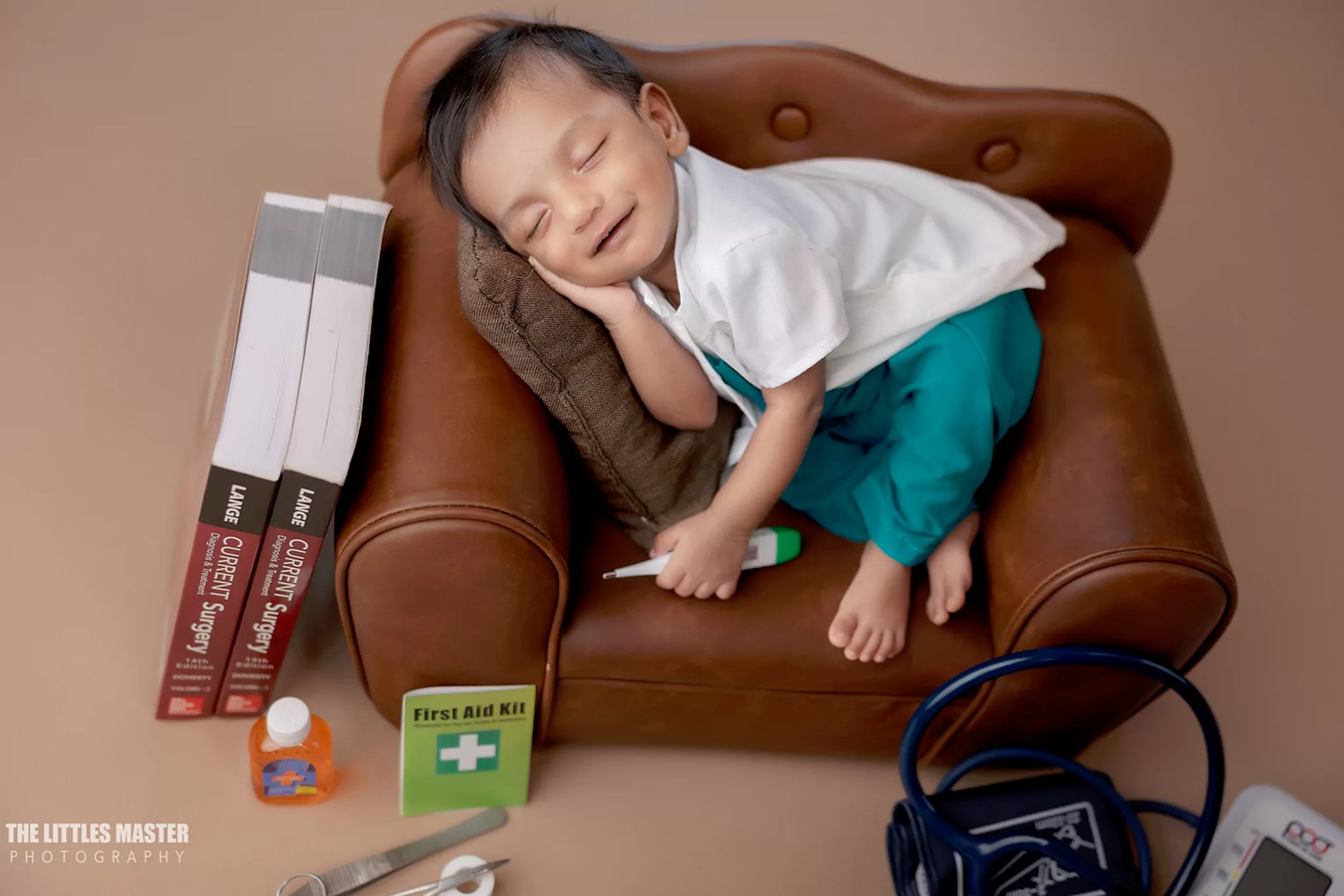 Plan Your Baby Photoshoot With The Littles Master